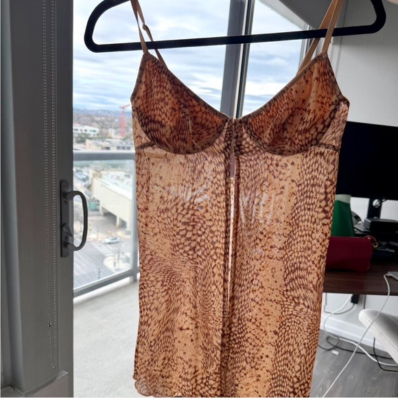 Urban Outfitters Tan Patterned Open Slit Front Top - Picture 2 of 6